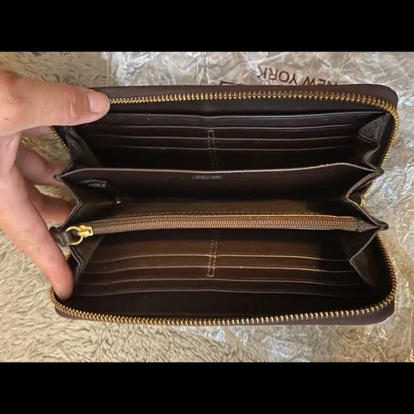 Coach Double buckle Wallet - Picture 8 of 9